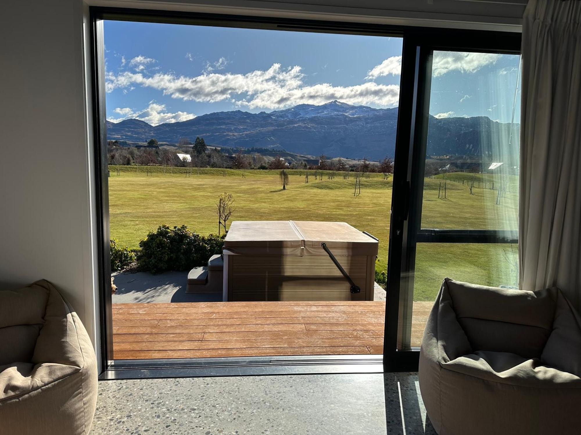 Guest House With A Stunning View Frankton Esterno foto